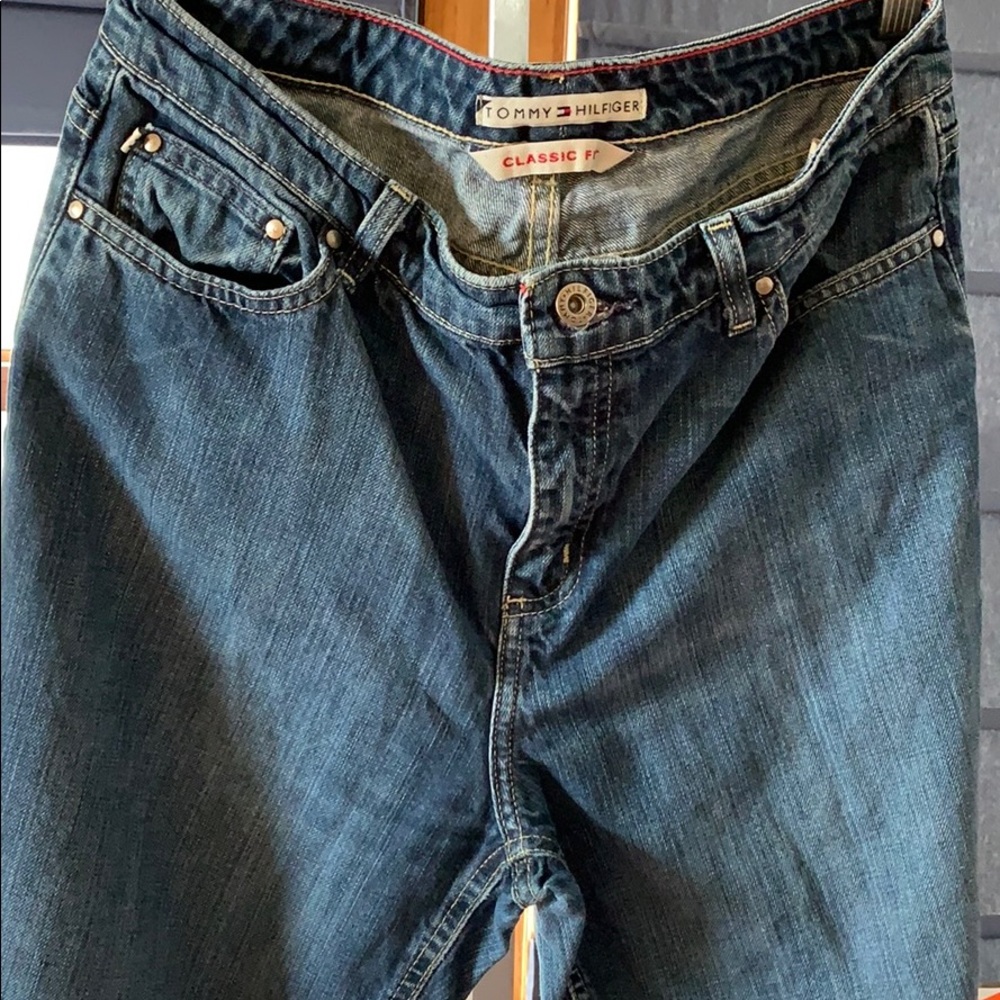 Tommy Hilfiger straight leg medium wash jean